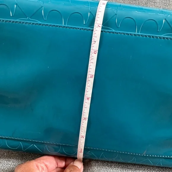 Large Patent Leather Kate Spade Tote - Picture 11 of 13